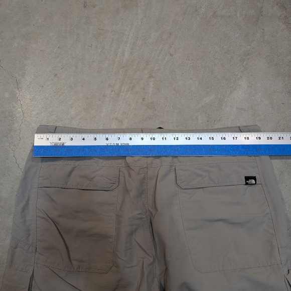 The North Face Men's 39x30 Tan Cargo Pants Flaws - Picture 5 of 8